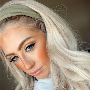 Meet your Posher, Abigail